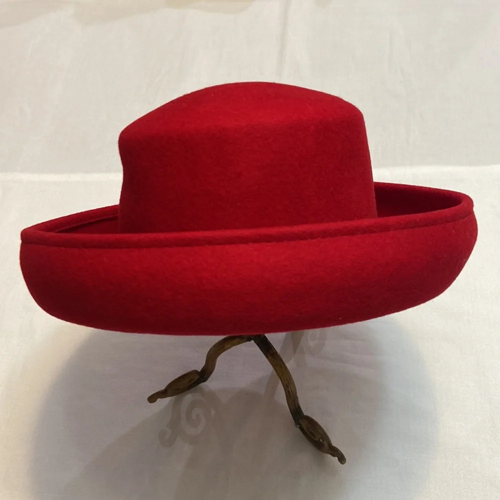 REDUCED- Red Womens 100% Wool Fedora Style Hat - Nice!